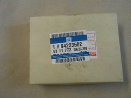 Elektroniikkamoduleja   alkuper&auml;isosia  GM,  OPEL,  ISUZU.   I:  Moottorin ohjainlaite  97150205.  Opel Corsa B,  Opel Combo B,   (1.7 diesel), 1996-02.   II:  Hehkurele  94318532.  Opel Campo  diesel, 1991-96,  Isuzu Trooper I,  (2.2 Diesel), 1984-91