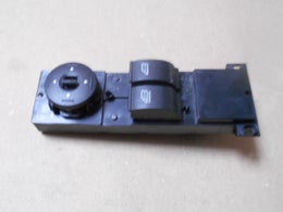 S&auml;hk&ouml;ikkunoiden  ja peilien kytkimet kuljettajan oveen  alkuper&auml;isosa  FORD 1430007.  3M6T-14529-CE.  &nbsp;Ford Focus Mk2 Hatchback, 07.2004 - 09.2012.   Ford Focus Mk2 Sedan,  04.2005 - 09.2012.  Ford Focus Mk2 Farmari,  07.2004 - 09.2012.