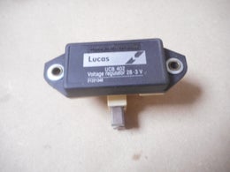 J&auml;nnitteens&auml;&auml;din LUCAS 21221348,  UCB402.  28.3V.  OE ﻿BOSCH 1 197 311 317.  ﻿﻿VOLVO 244344,  FIAT 4701484, ym. Lukuisiin kuorma-autoihin Bosch -laturilla.