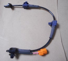 ABS-anturi  taakse  vasemmalle  alkuper&auml;isosa  HONDA 57475-SJD-003.   Honda FR-V  (BE),  2004-2009.