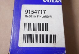 Takaluukun avauskahva rekisterikilven valoilla alkuper&auml;isosa VOLVO 9154717.   Volvo V70 II,   Volvo XC70 II,  2001-2007