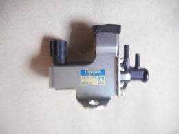 Alipainepumpun magneettiventtiili  dieselmoottoriin  alkuper&auml;isosa  MAZDA RF5C-18-74ZA.  DENSO 139700-0700.  MAZDA 6 GH,   (2.0 MZR-CD), 140 HV,  2007-2010.   Mazda 5,  Mazda CX-7