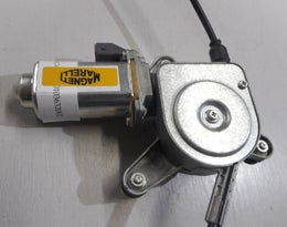 Renault Modus. Oikean etuoven s&auml;hk&ouml;inen lasinnostin s&auml;hk&ouml;moottorilla Magneti Marelli  AC514.  OE RENAULT  8200277578, ym.  Renault Modus 2004 ->