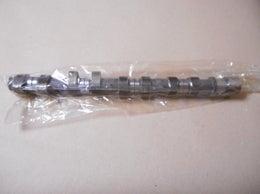 Pakopuolen  nokka-akseli  alkuper&auml;isosa  MAZDA B660-12-440A.   Mazda 323 III&nbsp; GF,  (1.6), 1986 - 1993 ?