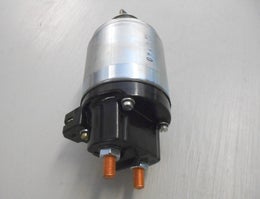 Starttimoottorin  solenoidi  BlueLine 20-32110.  12V.  OE  FIAT 4171243,  4474964,  4172113 .   Iveco Daily I,  1978-1989.   Iveco Daily II,  1989-1996.   Iveco Daily IV  Kuorma-auto,  2006-2011