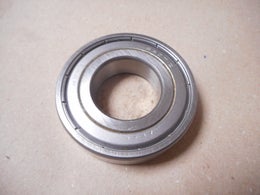 Kuulalaakeri  KOYO 6207-Z.  35x72x17 mm.  Kestovoideltu ja peltisuojattu molemmin puolin,