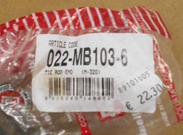 Oikea  sisempi  raidetangon p&auml;&auml;  REDAELLI RICAMBI  022-MB103-6.   M-320.   OE  MERCEDES-BENZ 0003384910,&nbsp; 0003386310.   Mercedes-Benz 190  (W201),  1982-1993