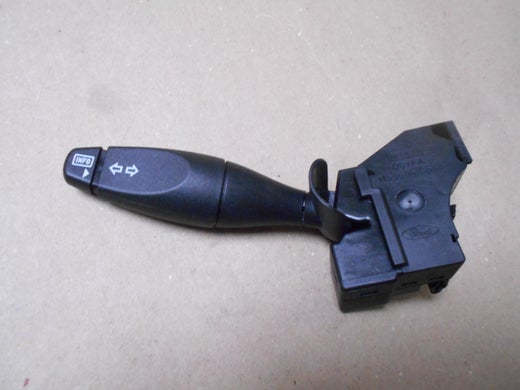 Valo- ja vilkkuviiksi  alkuper&auml;isosa  FORD 1150716.  1S7T-13337-BE.   Ford Mondeo Mk3,  2000-2007