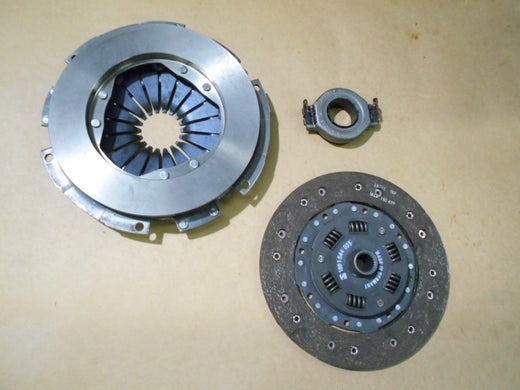 Kytkinpaketti  SACHS  3000 052 006.  OE ﻿ VW 043 198 141 A,  ym.  Volkswagen Transporter T2,  (1.6,  1.8),  1968-1979.  Volkswagen Transporter T3,  (1.6,  1.9), 1979-1992.  Bensiinimoottoreihin